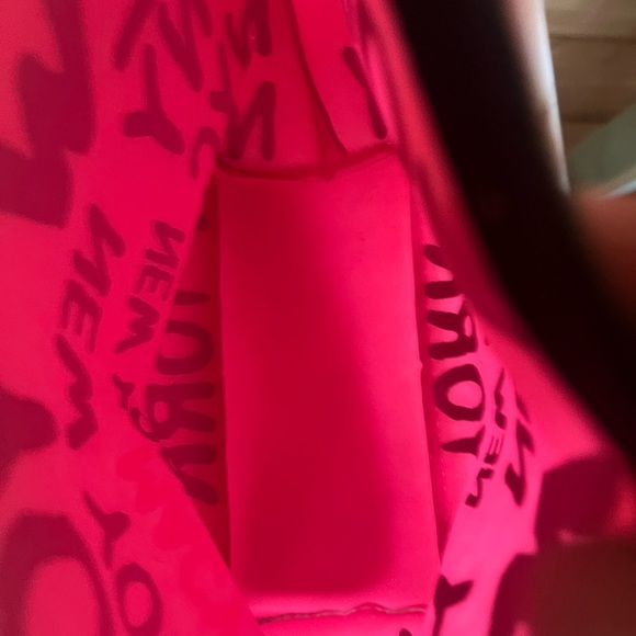 Pink Graphic Tote Bag from macy’s vintage - Picture 3 of 3